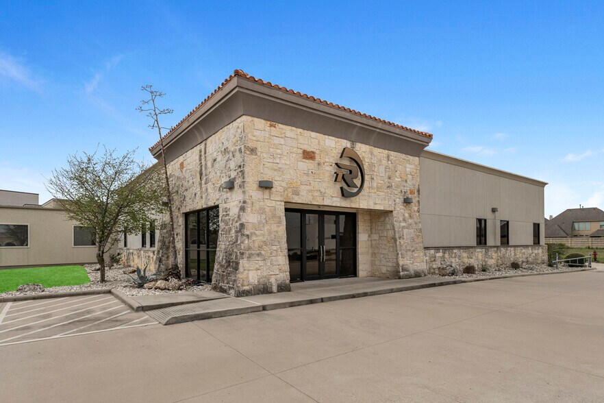 More Photos Of 15010 Lakefair Dr, Richmond Medical For Lease