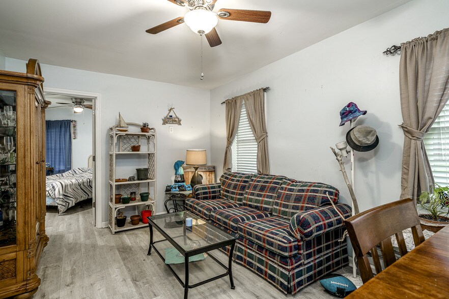 More Photos Of 100 E Fort Macon Rd, Atlantic Beach Restaurant For Sale