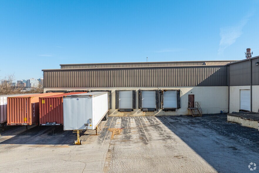 More Photos Of 701 Garasches Ln, Wilmington Manufacturing For Lease