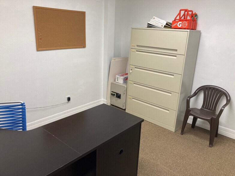 More Photos Of 21422 Carson Dr, Land O' Lakes Warehouse For Sale