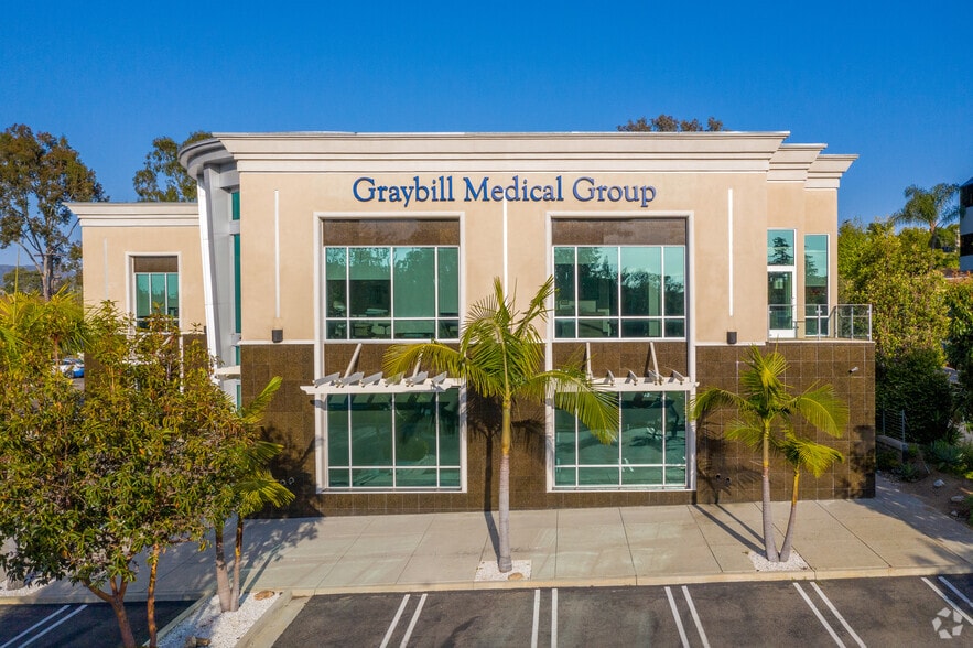 More Photos Of 326 S Melrose Dr, Vista Medical For Lease