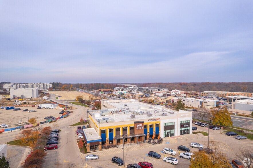 More Photos Of 850-870 N Milwaukee Ave, Vernon Hills Storefront Retail Office For Lease