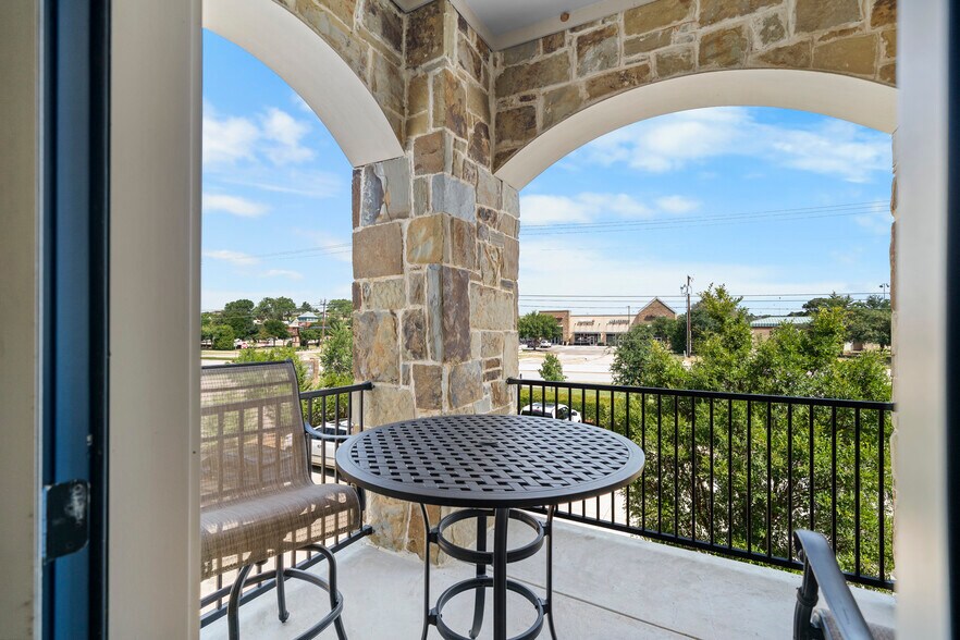 More Photos Of 351 W Southlake Blvd, Southlake Medical For Sale