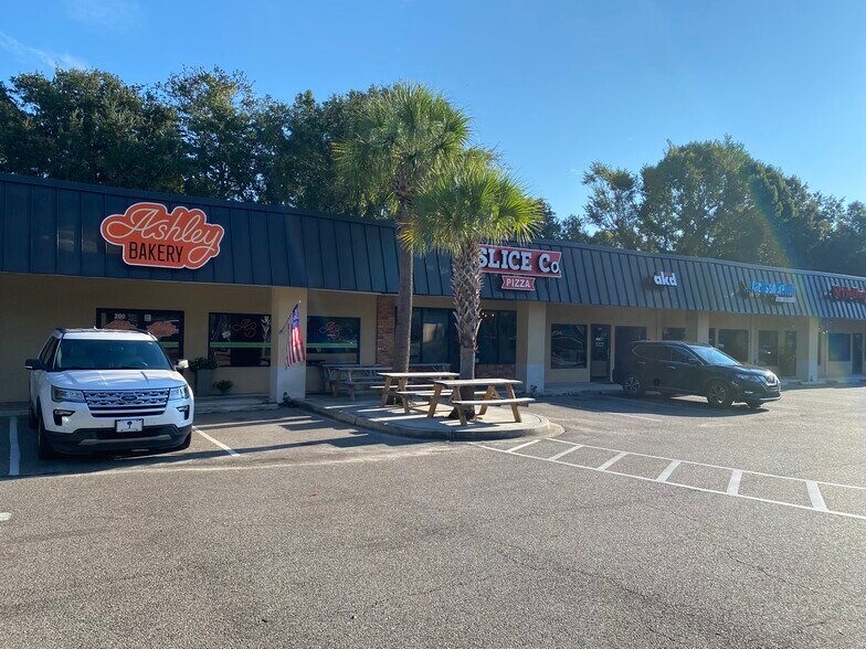More Photos Of 1662 Savannah Hwy, Charleston Freestanding For Lease