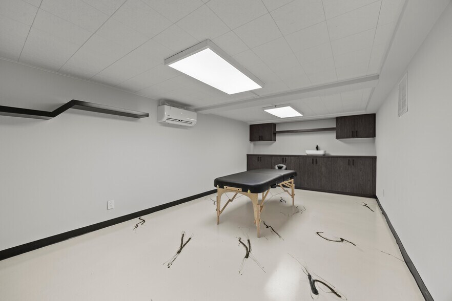 More Photos Of 4588 Kenny Rd, Columbus Storefront Retail Office For Sale