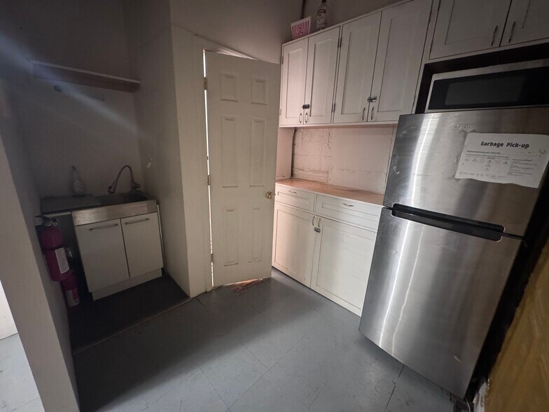 More Photos Of 188 Broadway, Brooklyn Storefront Retail Residential For Lease