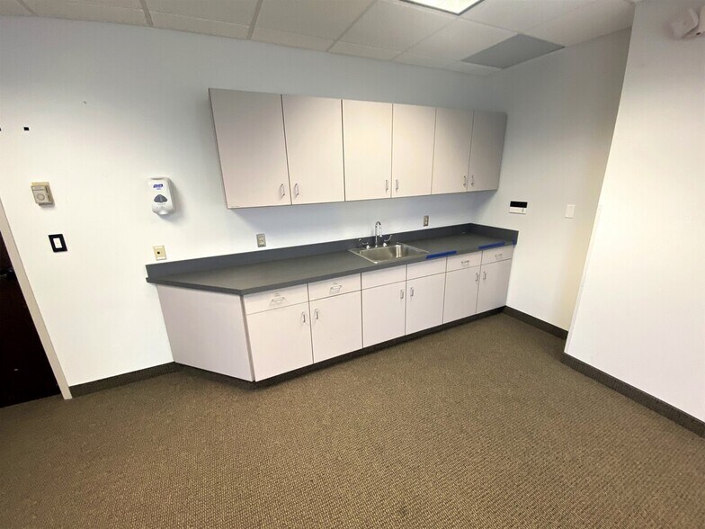 More Photos Of 500 E Main St, Norfolk Office Residential For Lease