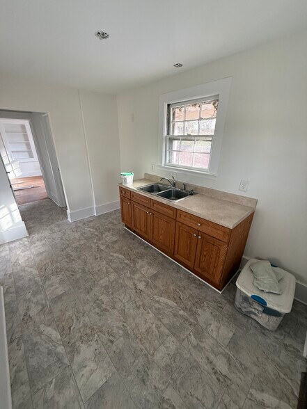 More Photos Of 137 West St, Pittsboro Office For Lease