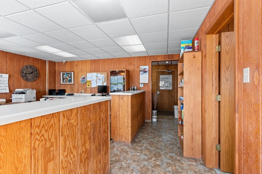 More Photos Of 537 Caldwell Ave, Oconto Falls Office For Sale