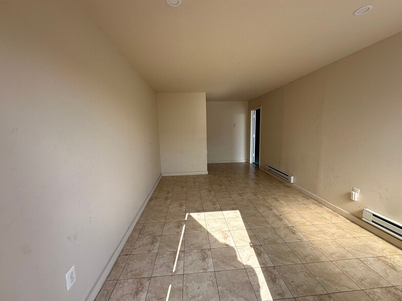 More Photos Of 7527 Gary Rd, Manassas Warehouse For Sale