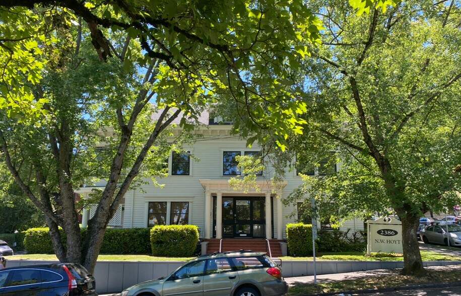 More Photos Of 2386 NW Hoyt St, Portland Loft Creative Space For Lease