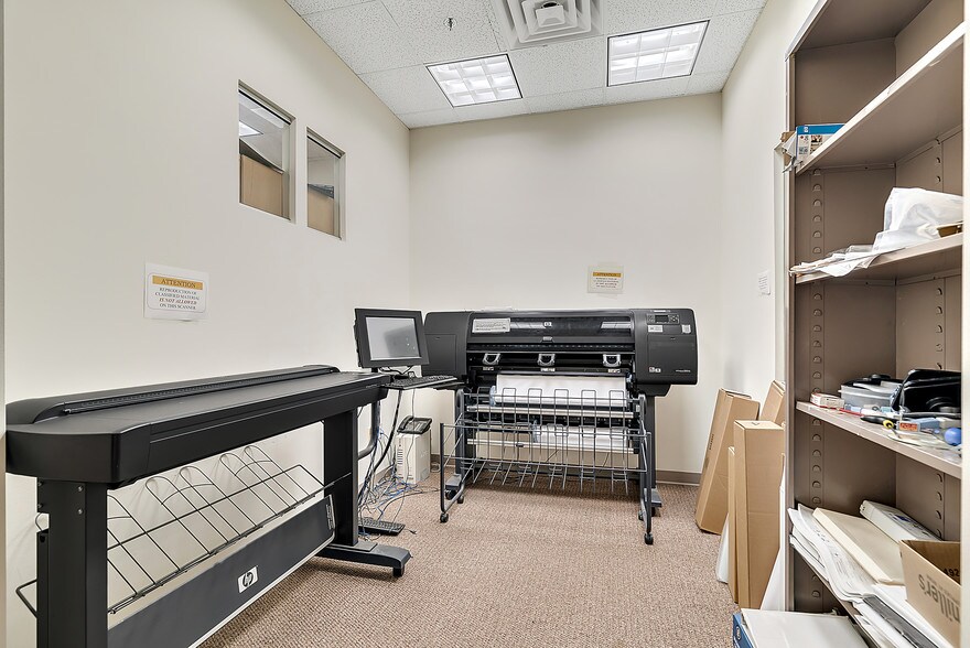 More Photos Of 4229 Lafayette Center Dr, Chantilly Business Park For Sale