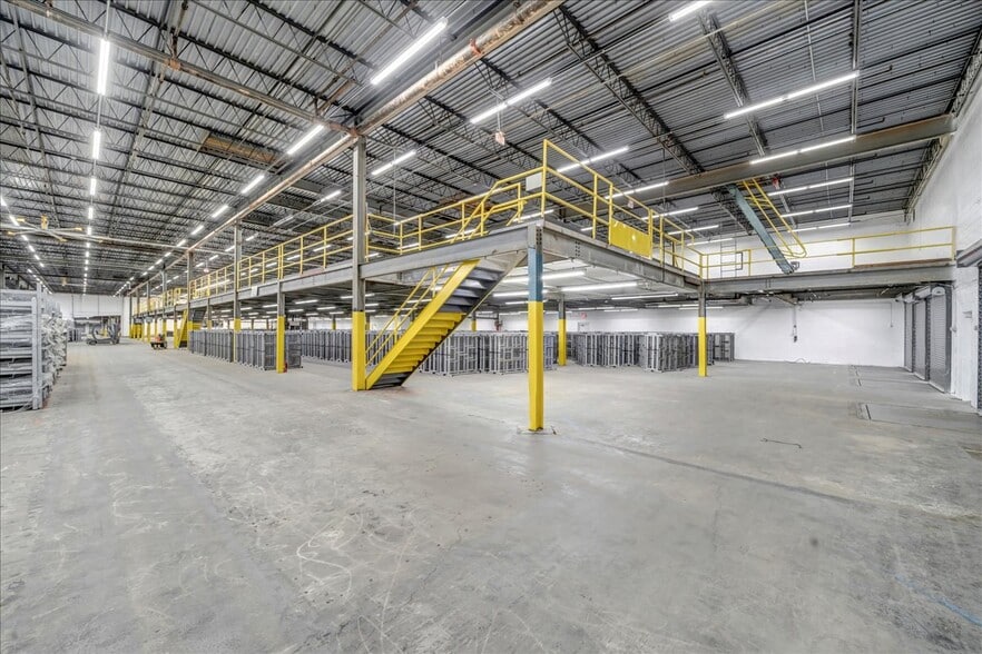 More Photos Of 206 Mathews St, Barnesville Distribution For Lease