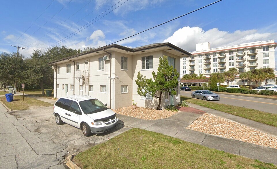 More Photos Of 601 Avenue B NW, Winter Haven Office Residential For Lease
