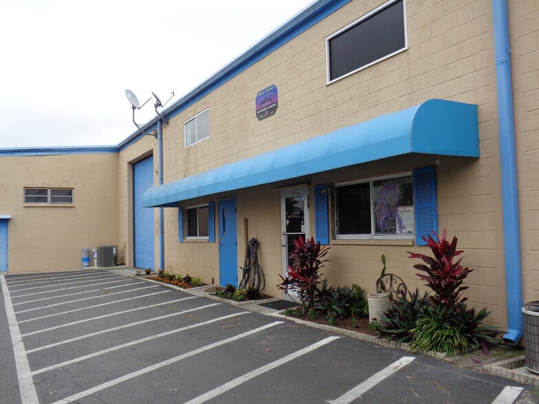 More Photos Of 6020 Deacon Rd, Sarasota Warehouse For Sale