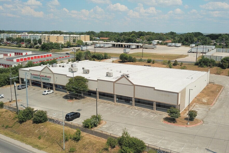 Primary Photo Of 9821 N Interstate 35, Austin Freestanding For Sale