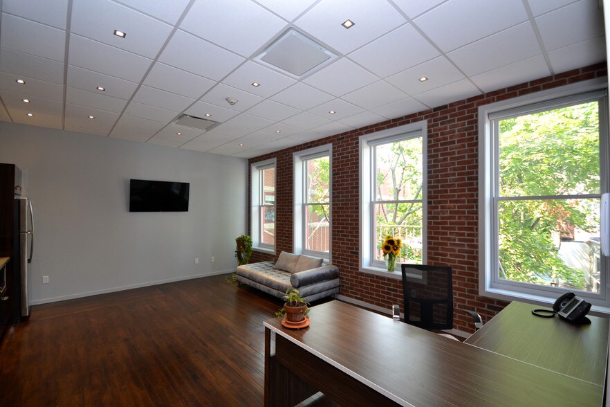 More Photos Of 20 W Main St, Riverhead Office For Lease