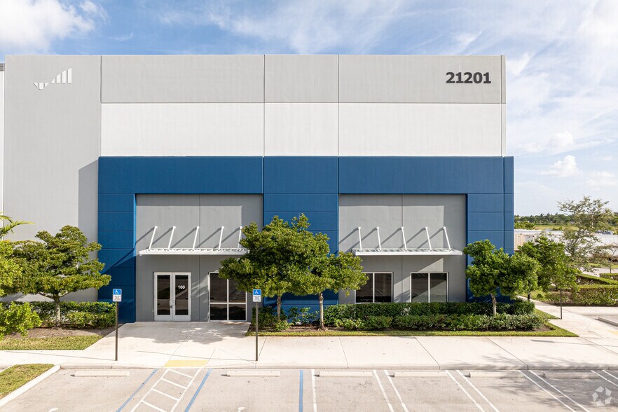 Primary Photo Of 21201 NW 43rd Ave, Miami Gardens Unknown For Lease