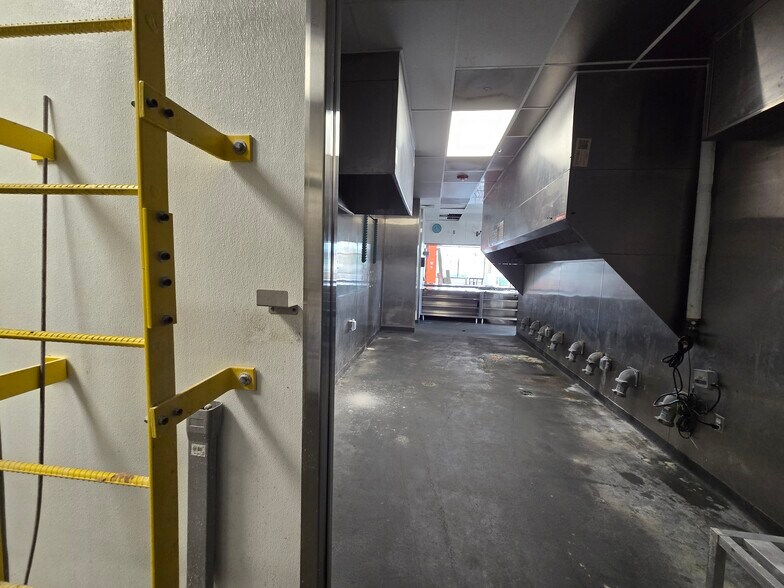 More Photos Of 200 Greenway Place, Keystone Heights Fast Food For Lease