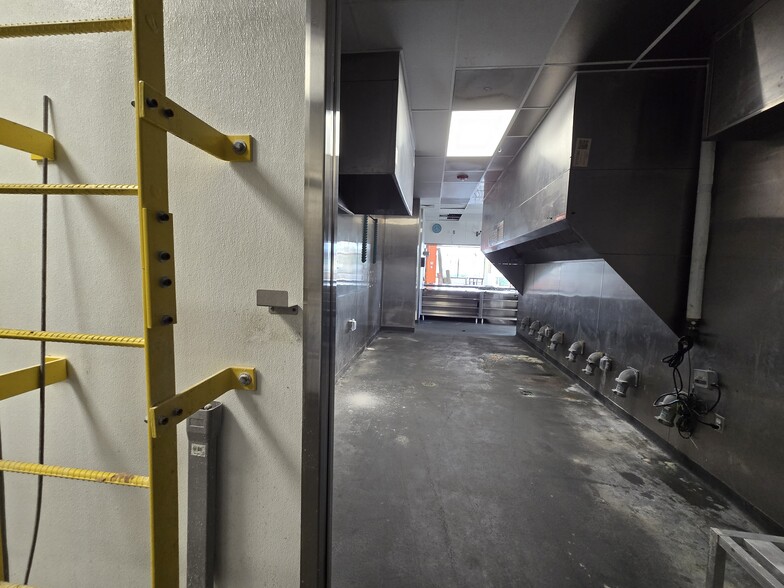 More Photos Of 810 Green Way, Keystone Heights Fast Food For Lease
