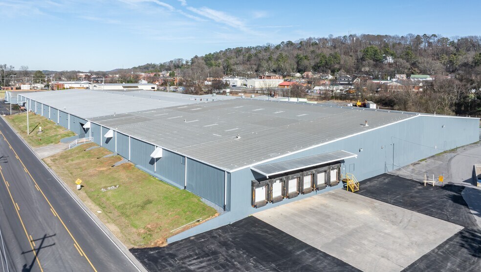 More Photos Of 410 S River St, Calhoun Warehouse For Lease