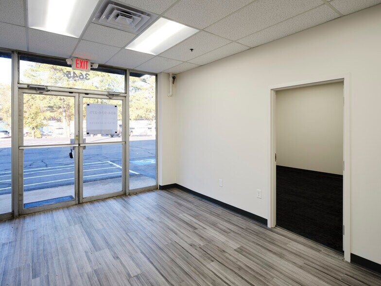 More Photos Of 3645 Oakcliff Rd, Doraville Warehouse For Sale