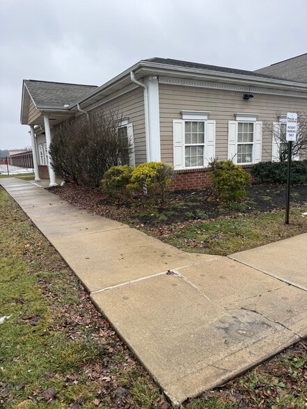 More Photos Of 5010 Gateway Dr, Medina Self Storage For Lease