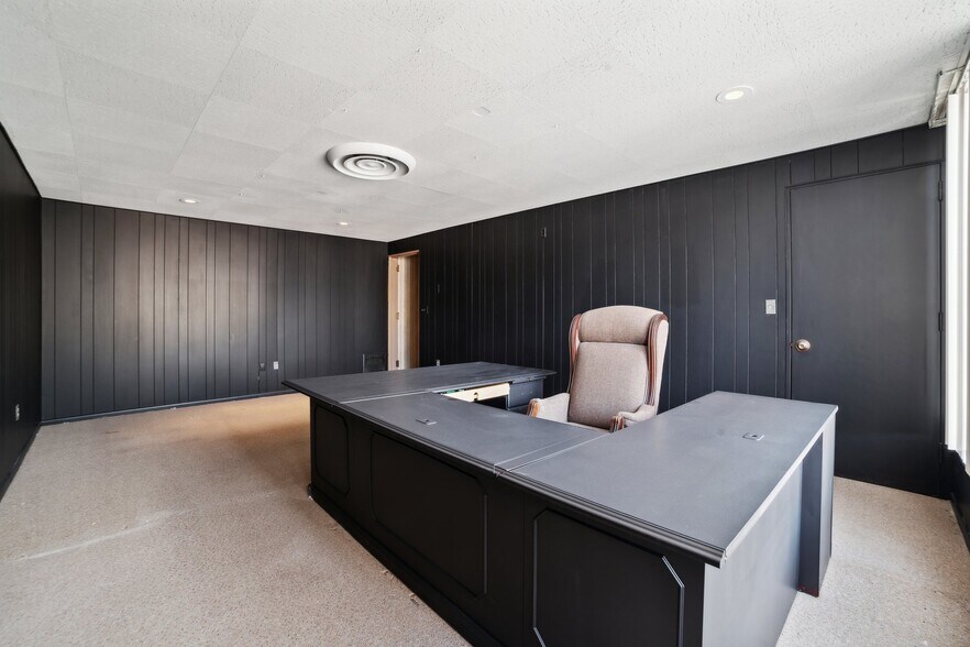 More Photos Of 616 Midland Ave, Midland Office Residential For Sale