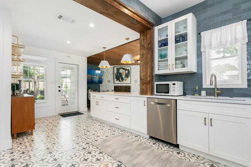 More Photos Of 508 N Orange St, Fredericksburg Specialty For Sale
