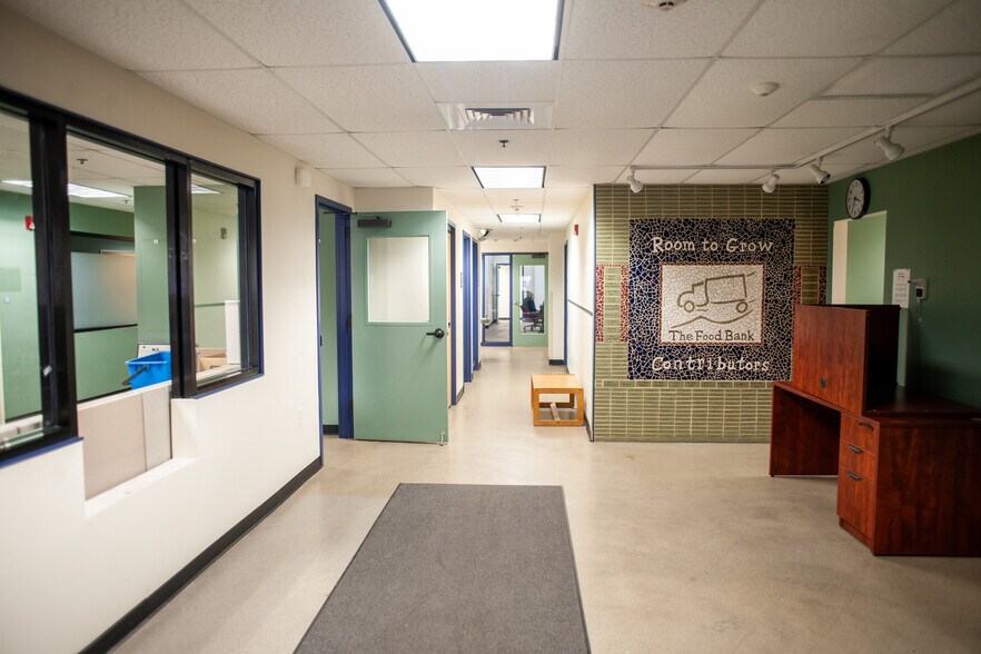 More Photos Of 97 N Hatfield Rd, Hatfield Warehouse For Lease