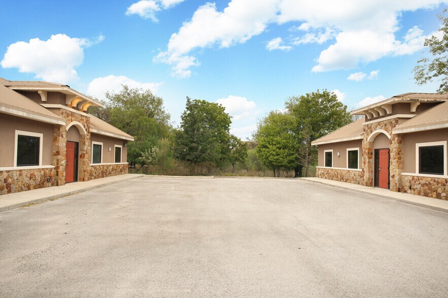 More Photos Of 8860 Oakland Rd, San Antonio Office For Sale