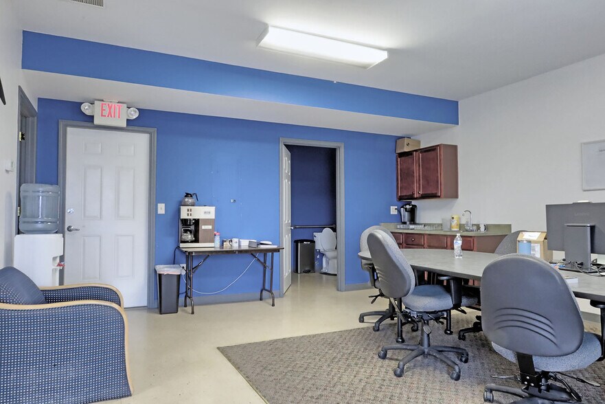 More Photos Of 121 Dewey Dr, Nicholasville Warehouse For Sale