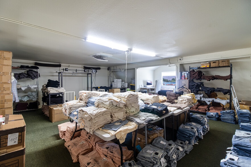 More Photos Of 2048 Mentone Blvd, Mentone Storefront Retail Residential For Sale