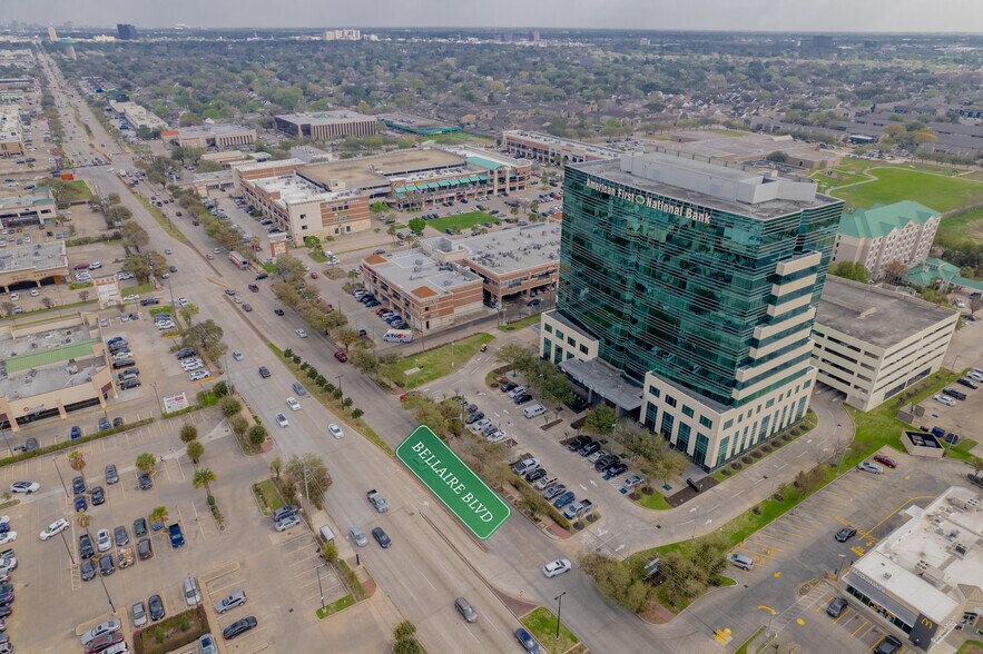 More Photos Of 9999 Bellaire Blvd, Houston Medical For Lease