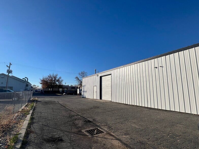 More Photos Of 1320 W 7900 S, West Jordan Manufacturing For Lease