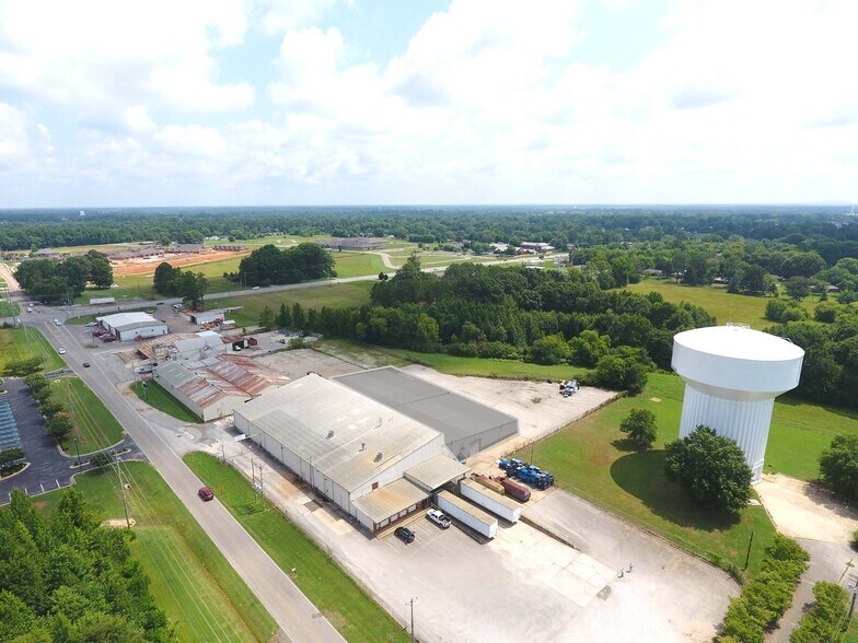 More Photos Of 15894 Lucas Ferry Rd, Athens Warehouse For Lease