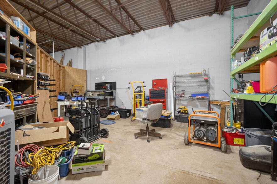 More Photos Of 1835 Industrial Blvd, Norman Warehouse For Sale