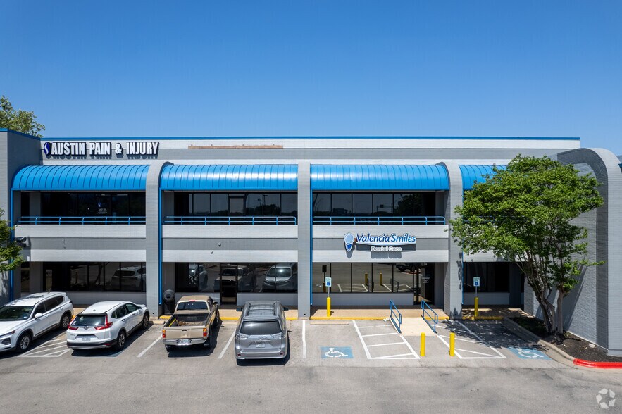 More Photos Of 911 Anderson Ln W, Austin Unknown For Lease