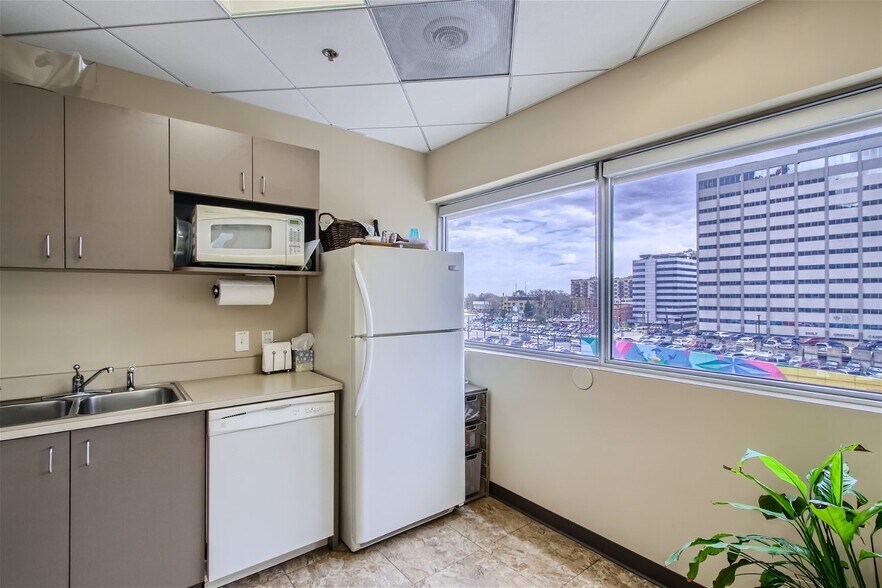 More Photos Of 1800 Glenarm Pl, Denver Office For Sale