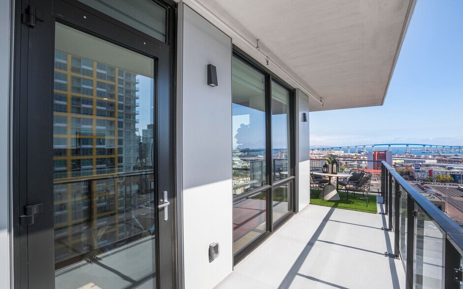More Photos Of 1501 Island Ave, San Diego Apartments For Lease