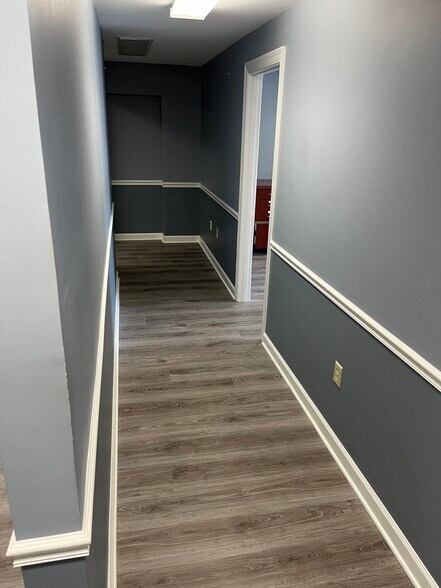 More Photos Of 131 Indian Lake Rd, Hendersonville Loft Creative Space For Lease