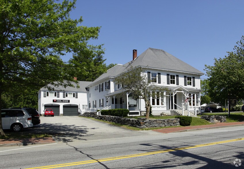 Primary Photo Of 149 Main St, Freeport Freestanding For Lease