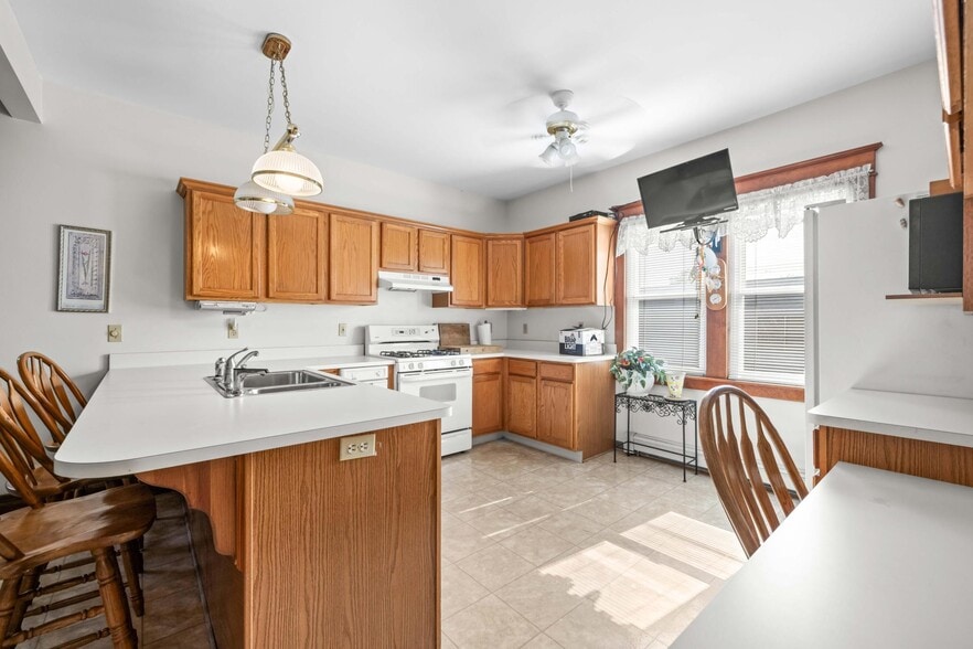 More Photos Of 1975 Seneca St, Buffalo Office For Sale