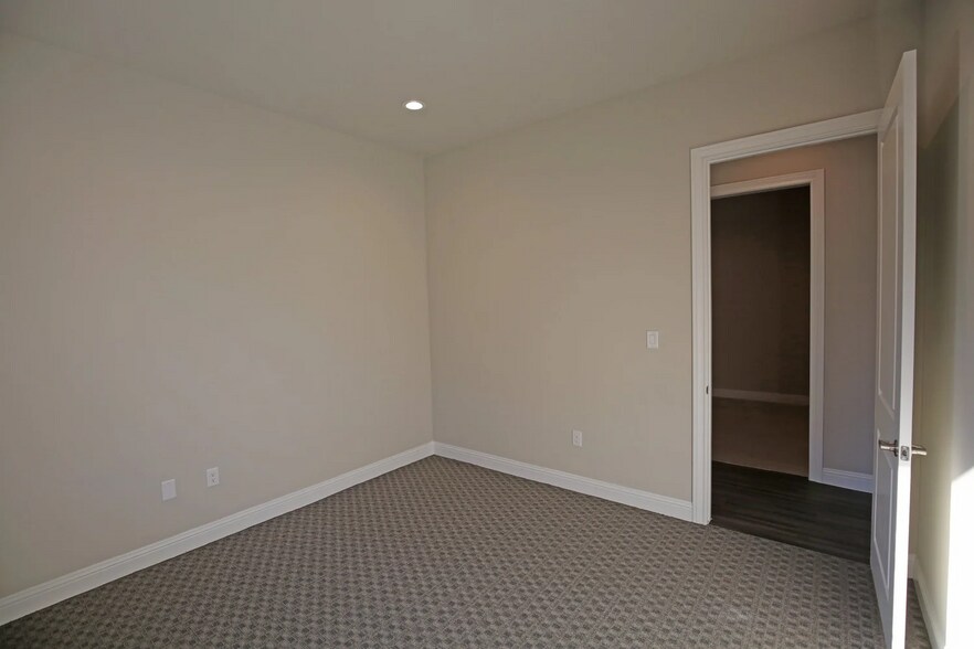 More Photos Of 2601 Little Elm Pkwy, Little Elm Unknown For Lease