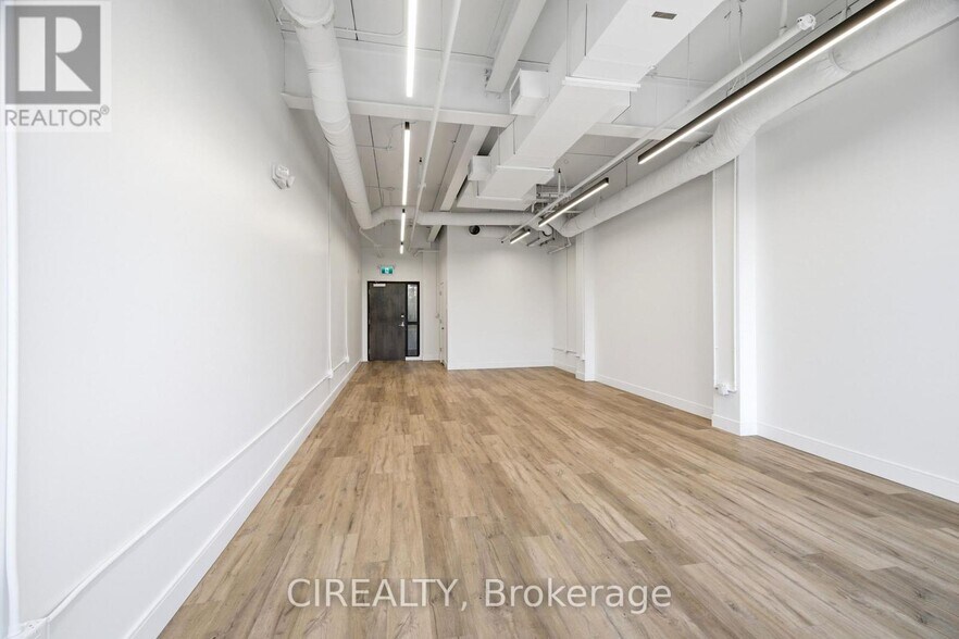 More Photos Of 1670 N Service Rd E, Oakville Office For Sale