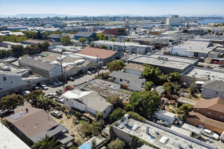 More Photos Of 2928-2930 Chapman St, Oakland Warehouse For Sale