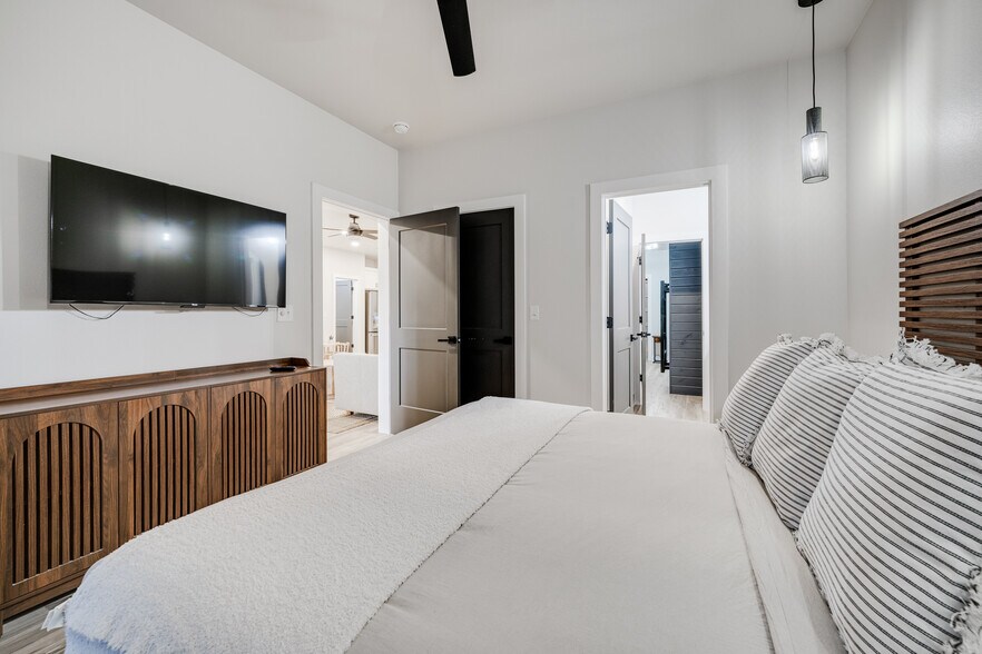 More Photos Of 215 Wayward Winds Rd, Hot Springs National Park Apartments For Sale