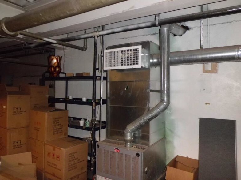 More Photos Of 24 Sheridan Ave, Clifton Warehouse For Sale