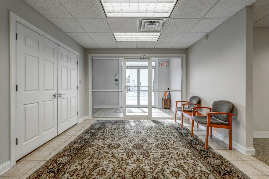 More Photos Of 95 Zion Station Ct, Troy Flex For Sale