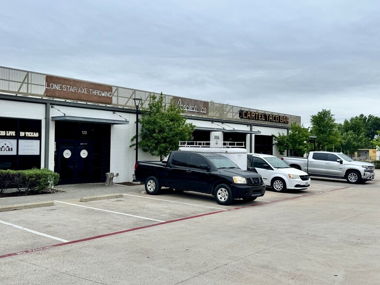More Photos Of 506 E Division St, Arlington Restaurant For Lease